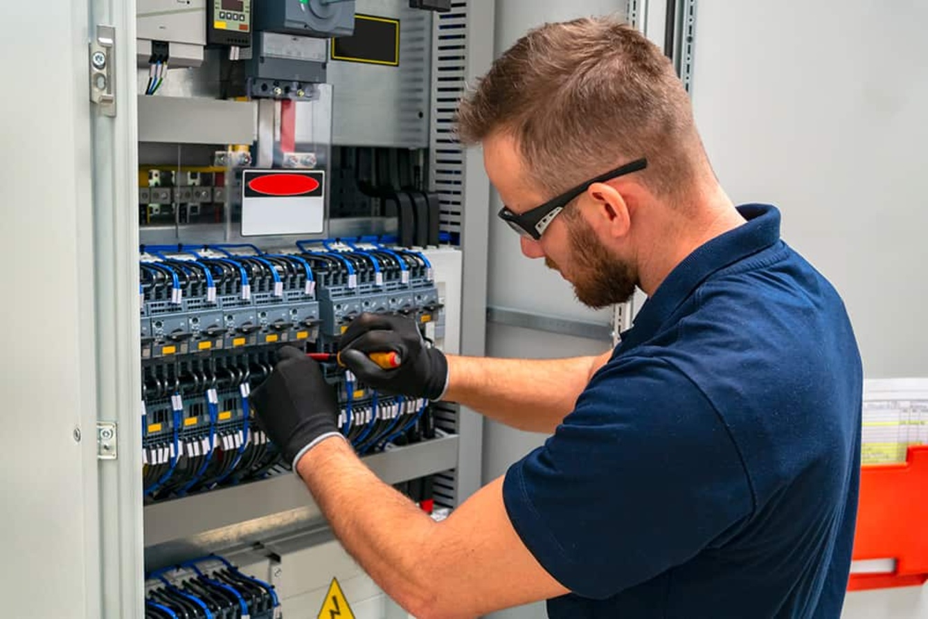 Elektroniker für Energie- und Gebäudetechnik (m/w/d) bei Michael Haas Elektrotechnik in Hersbruck